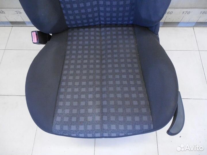 Сиденье переднее левое Megane II 2002-2009