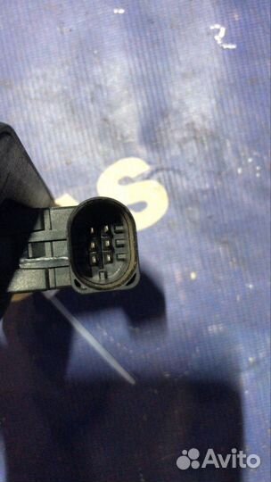 Концевой выключатель двери Volkswagen Caddy