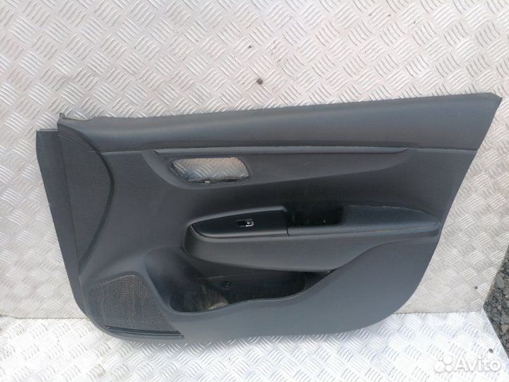 Обшивка двери передняя правая Kia Rio FB 1.6 G4FG