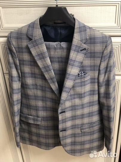 Продаю костюм для мальчика