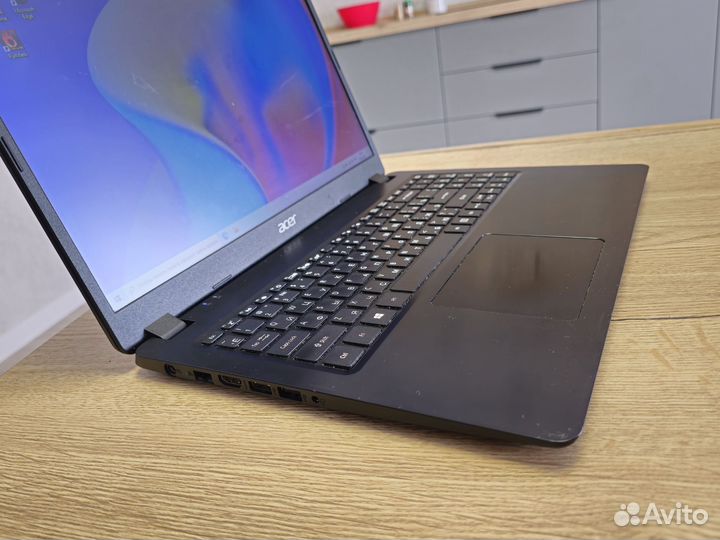 Ноутбук Acer i3-10Gen/15.6/UHD/SSD