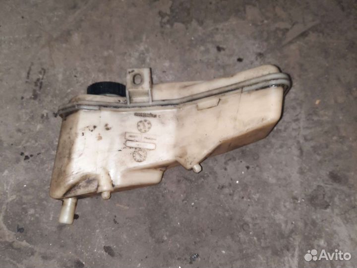 Бачок гур peugeot 605