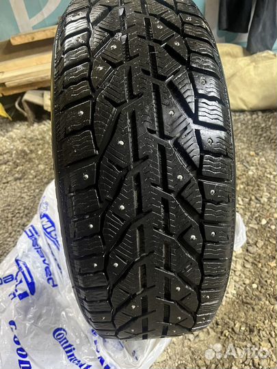 Tigar SUV Ice 215/60 R17 100T