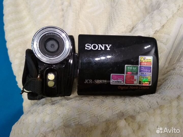 Видеокамера Sony JCR-SR87E