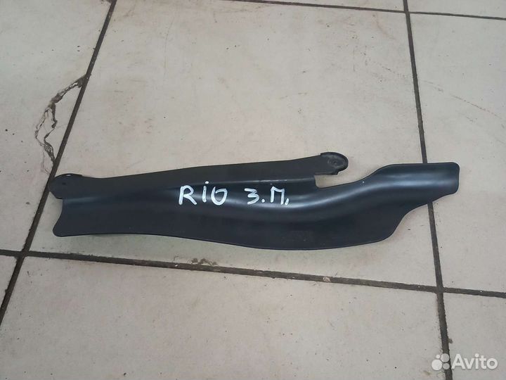 Накладка замка задней правой двери Киа Рио 3