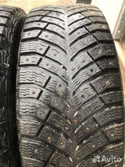 Michelin X-Ice North 4 215/60 R16