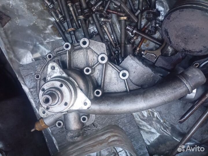 Помпа mercedes w124, w190, w123, t1