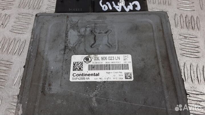 Блок управления двигателем Skoda Rapid