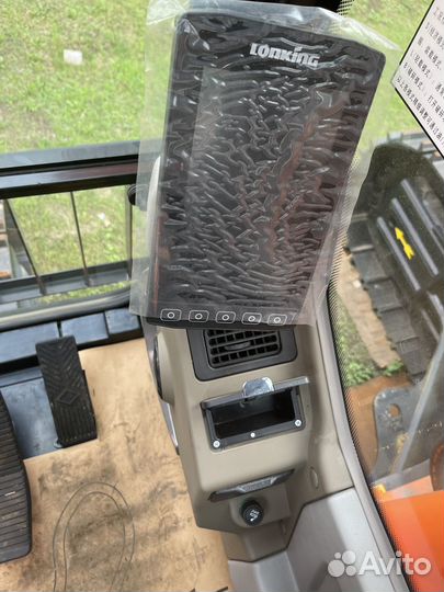 Гусеничный экскаватор Lonking CDM6490, 2023