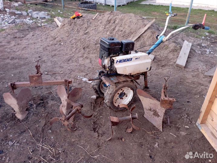 Вспашка земли мотоблоком