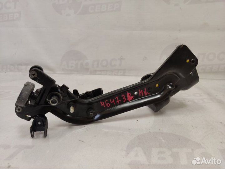 Петля двери нижняя задняя левая Chrysler Voyager