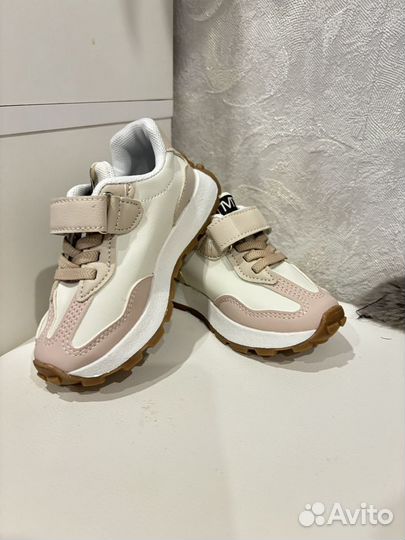Кроссовки детские