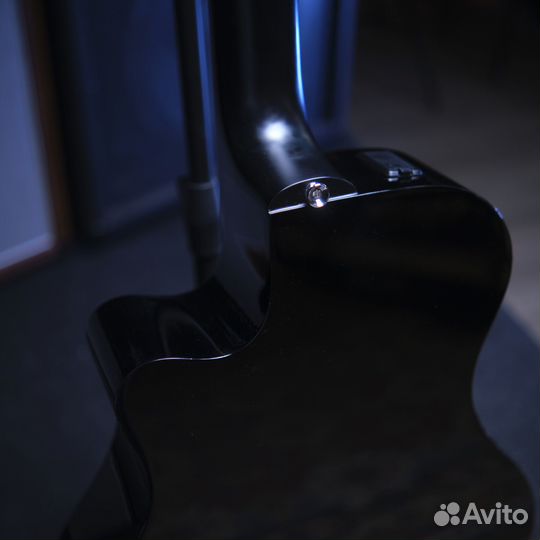 Классическая электроакустическая гитара yamaha NTX