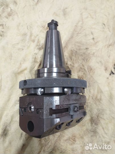 Расточная головка с подачей