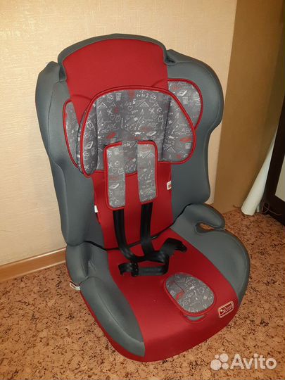 Продам детское автокресло от 9 кг