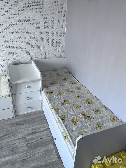 Кроватка с маятниом