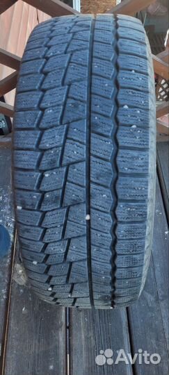 Maxxis Arctic Trekker SP03 215/55 R17