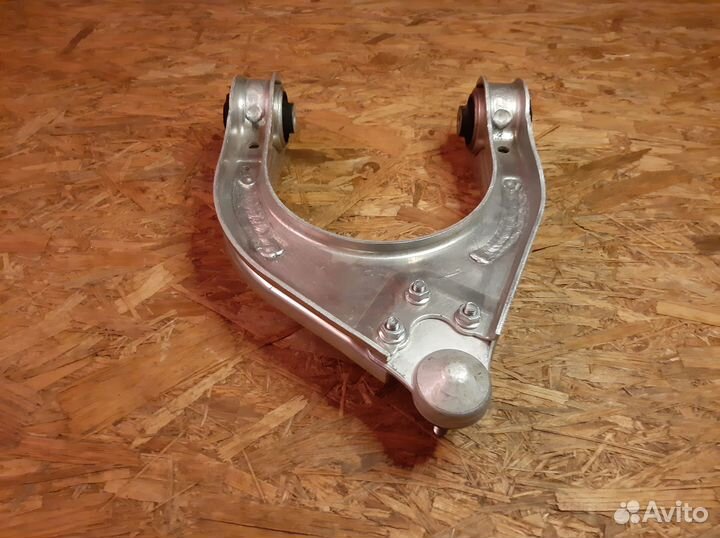 Рычаг передний верхний Мерседес 211