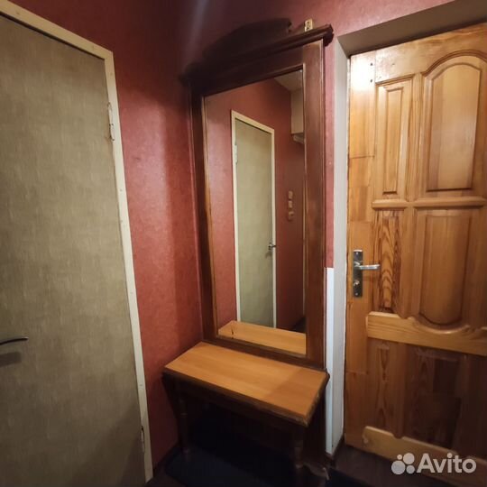 Трюмо с зеркалом старинное