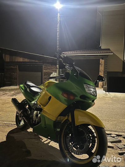 Kawasaki ZZR400-2