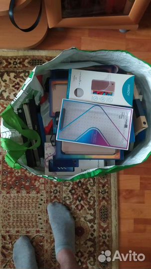 Чехлы и защитные стекла