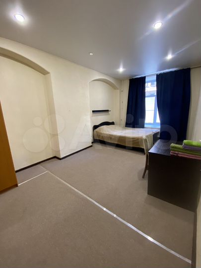 Комната 18 м² в 5-к., 1/6 эт.