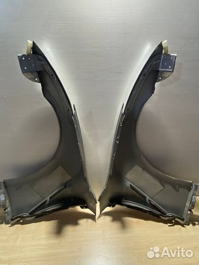 Передние крылья Nissan GT-R R35