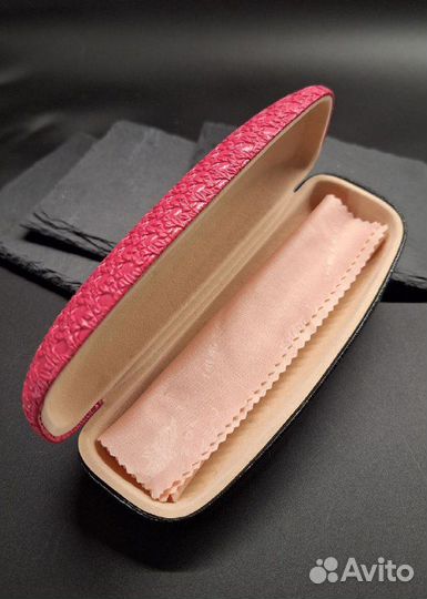 Футляр для очков розовый очечник