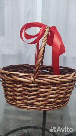 Корзинка плетеная