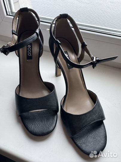 Босоножки ecco 40