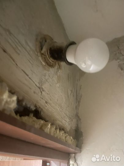 Поменять светильники и выключатели