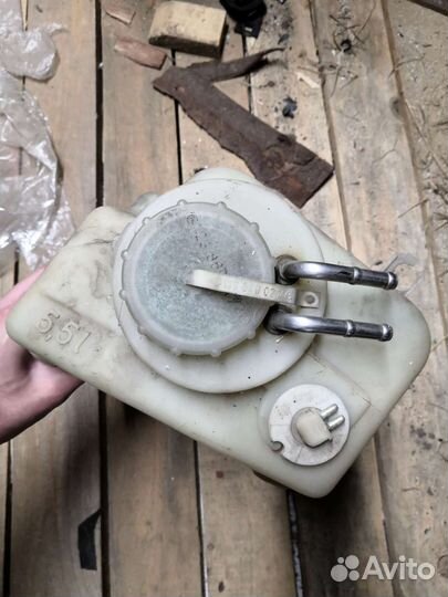 Бачок омывателя Mercedes Benz w210