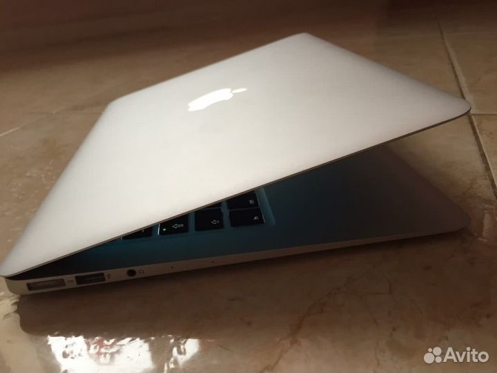 Apple Macbook Air 13 2014 Core i5 4Gb 256 SSD