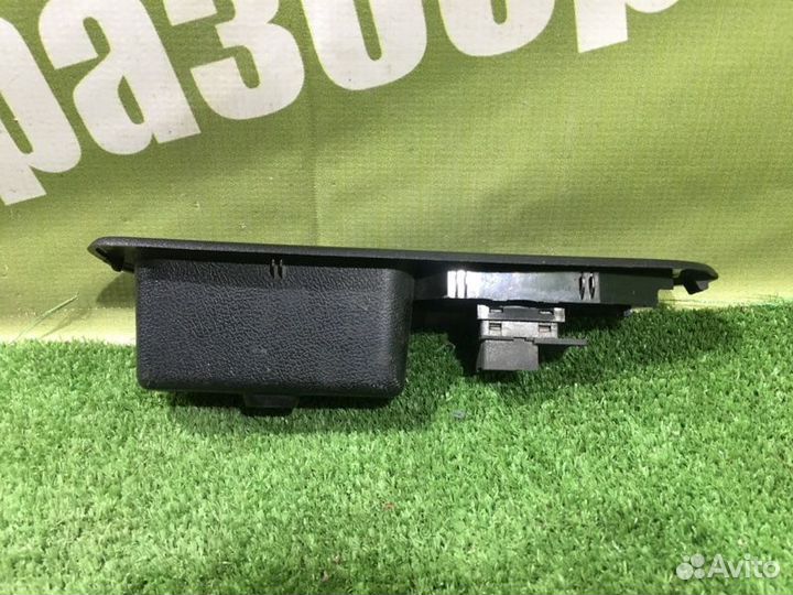 Кнопка стеклоподъемника задняя правая Chery Amulet