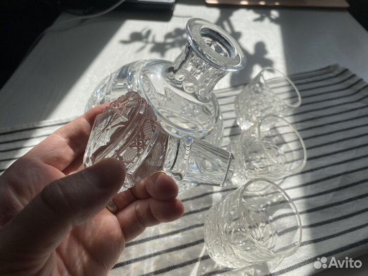 Графин и стопки для водки