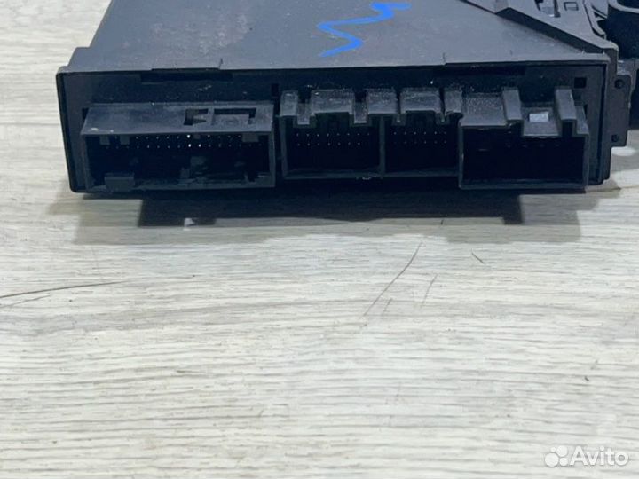 Моторчик стеклоподъемника задний правый Audi A4 B6