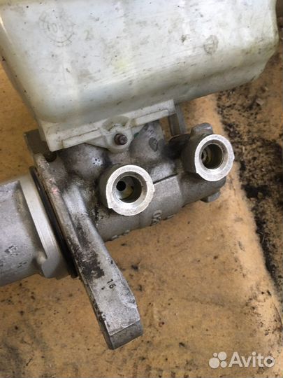 Главный тормозной цилиндр Renault Kangoo 2(2299)