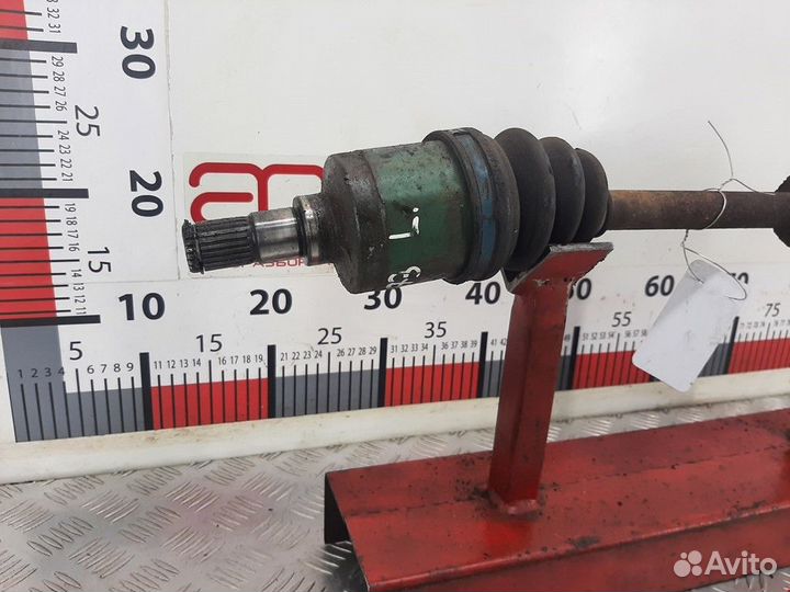 Полуось передняя левая (приводной вал, шрус)