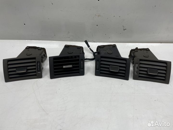 Дефлектор воздушный (печки) L/R Audi A4 B6