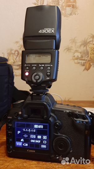 Зеркальный фотоаппарат Canon 5D Mark ii