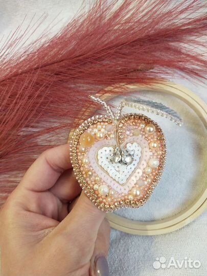Брошь ручной работы