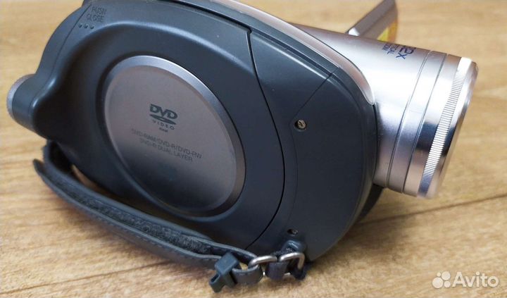 DVD-Видеокамера Panasonic VDR-D220