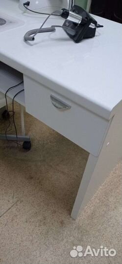 Маникюрный стол с вытяжкой бу