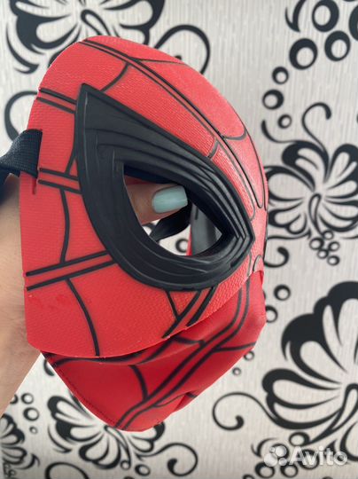 Маски халк и человек паук