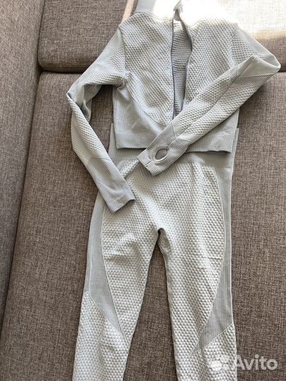 Костюм спортивный