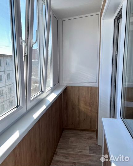 Отделка и остекление балконов под ключ