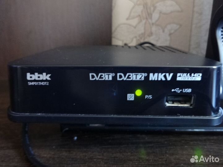 Цифровая тв приставка dvb t2 ввк SMP017HDT2