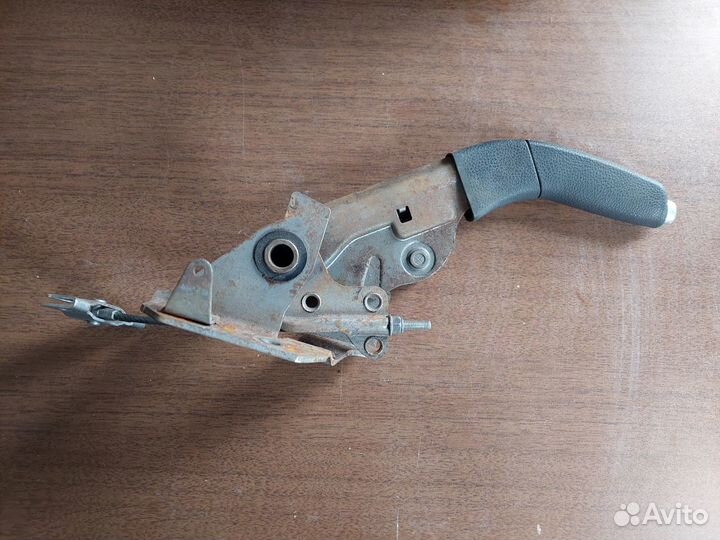 Рычаг стояночного тормоза Nissan Primera P12