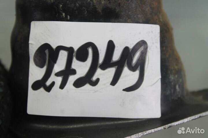 Кронштейн усилителя заднего бампера правый Nissan