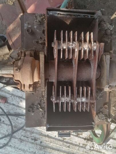 Мельница для зерна бу